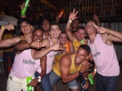 Oktober 10 Anos